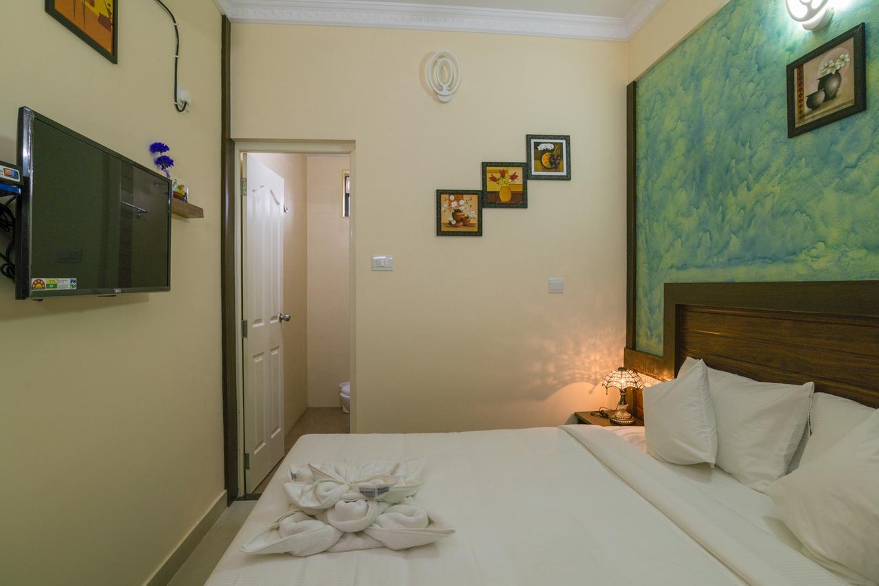 Blue Bell Cochin Airport Hotel Nedumbassery Bagian luar foto