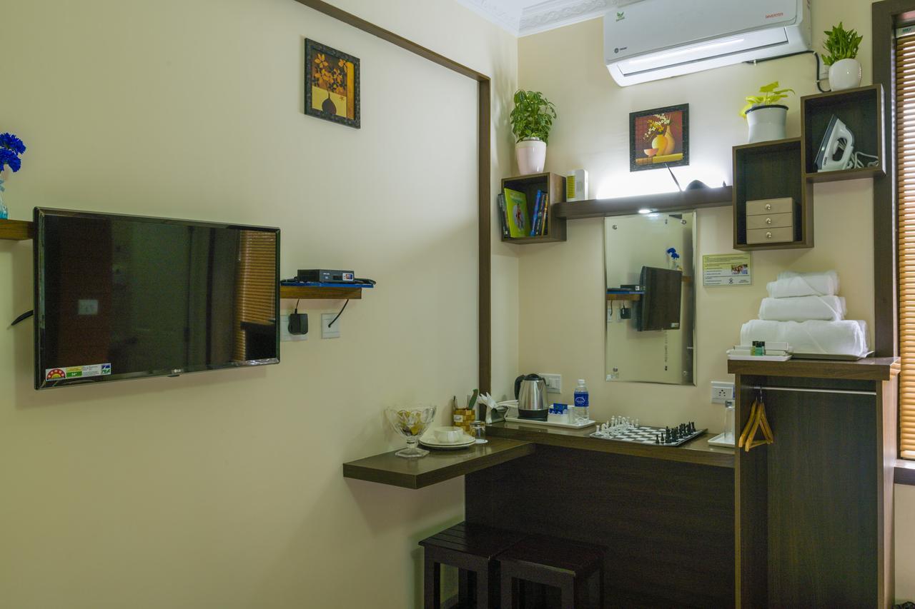 Blue Bell Cochin Airport Hotel Nedumbassery Bagian luar foto