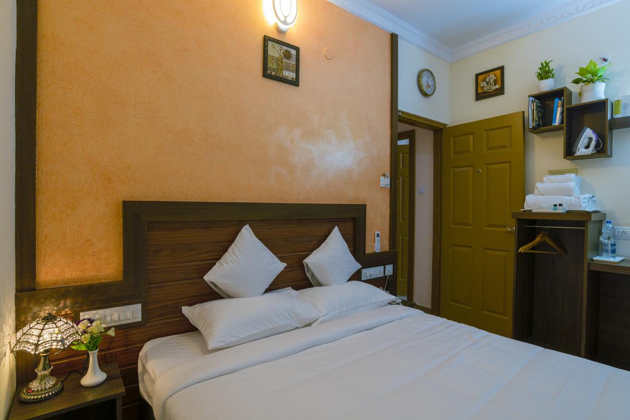 Blue Bell Cochin Airport Hotel Nedumbassery Bagian luar foto