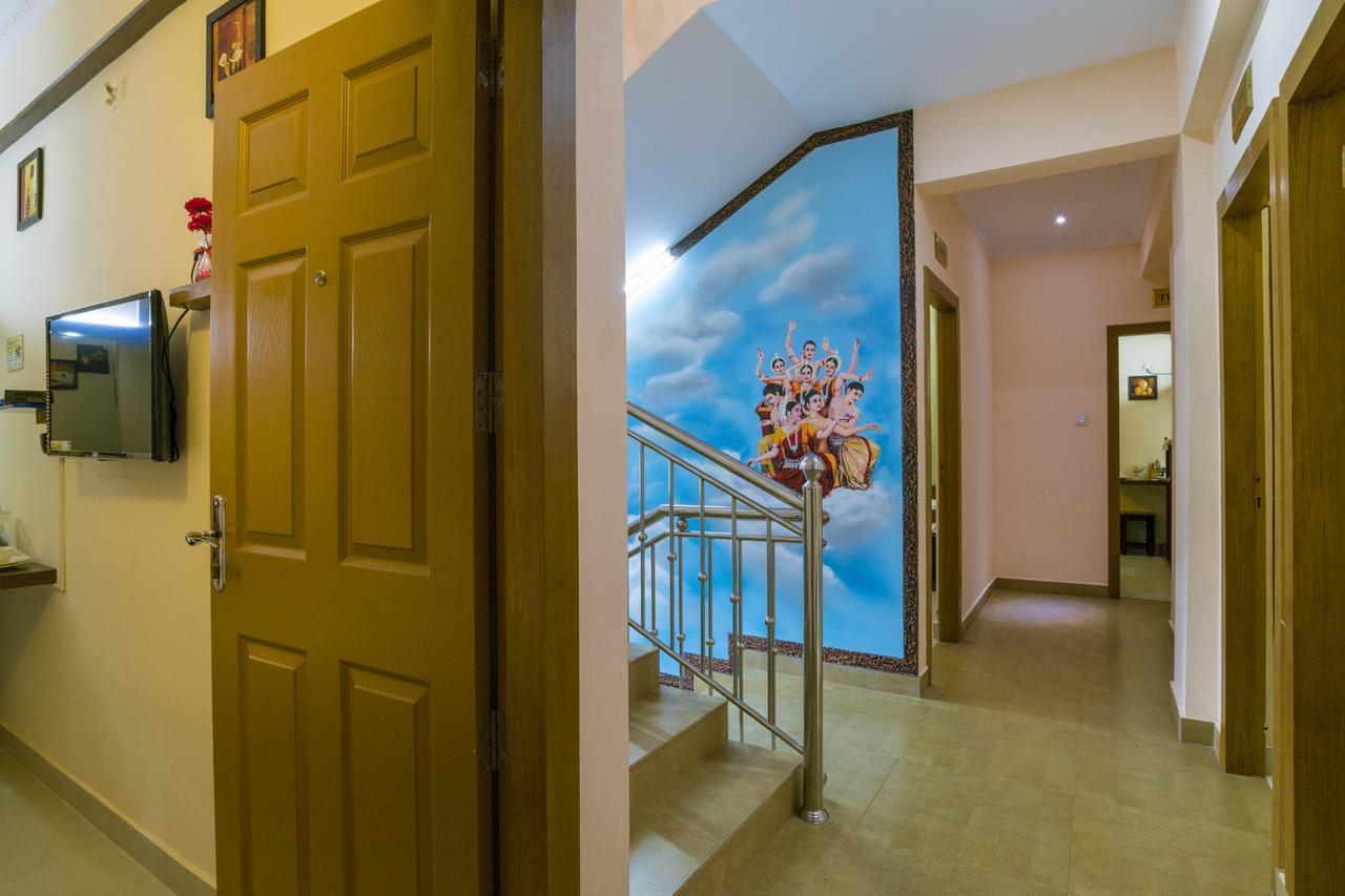 Blue Bell Cochin Airport Hotel Nedumbassery Bagian luar foto