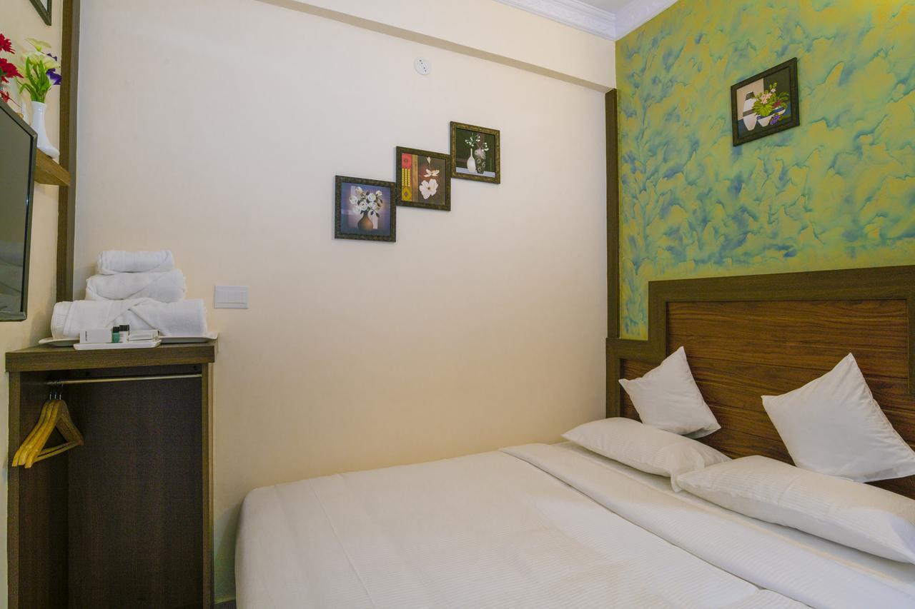 Blue Bell Cochin Airport Hotel Nedumbassery Bagian luar foto