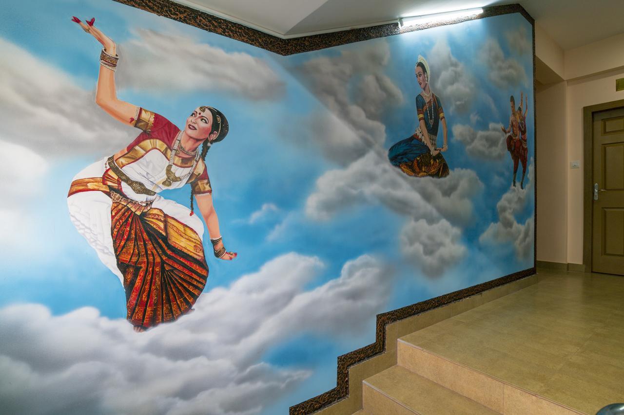 Blue Bell Cochin Airport Hotel Nedumbassery Bagian luar foto