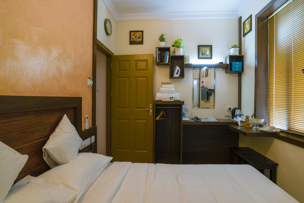 Blue Bell Cochin Airport Hotel Nedumbassery Bagian luar foto