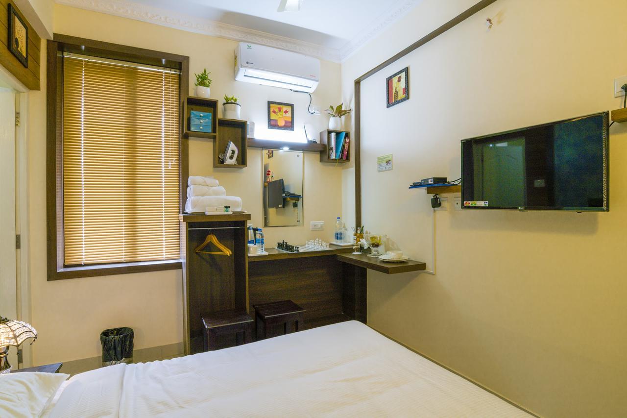 Blue Bell Cochin Airport Hotel Nedumbassery Bagian luar foto